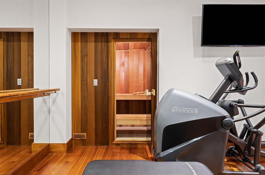 301 NE 4th Street Unit: PH