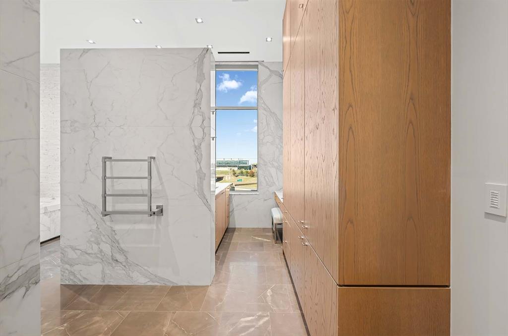 301 NE 4th Street Unit: PH