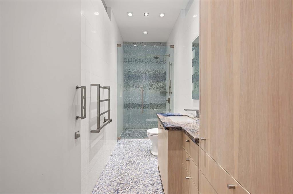 301 NE 4th Street Unit: PH