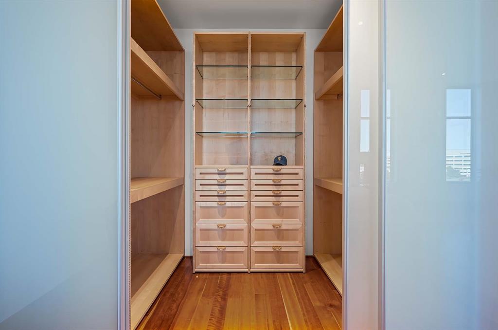 301 NE 4th Street Unit: PH