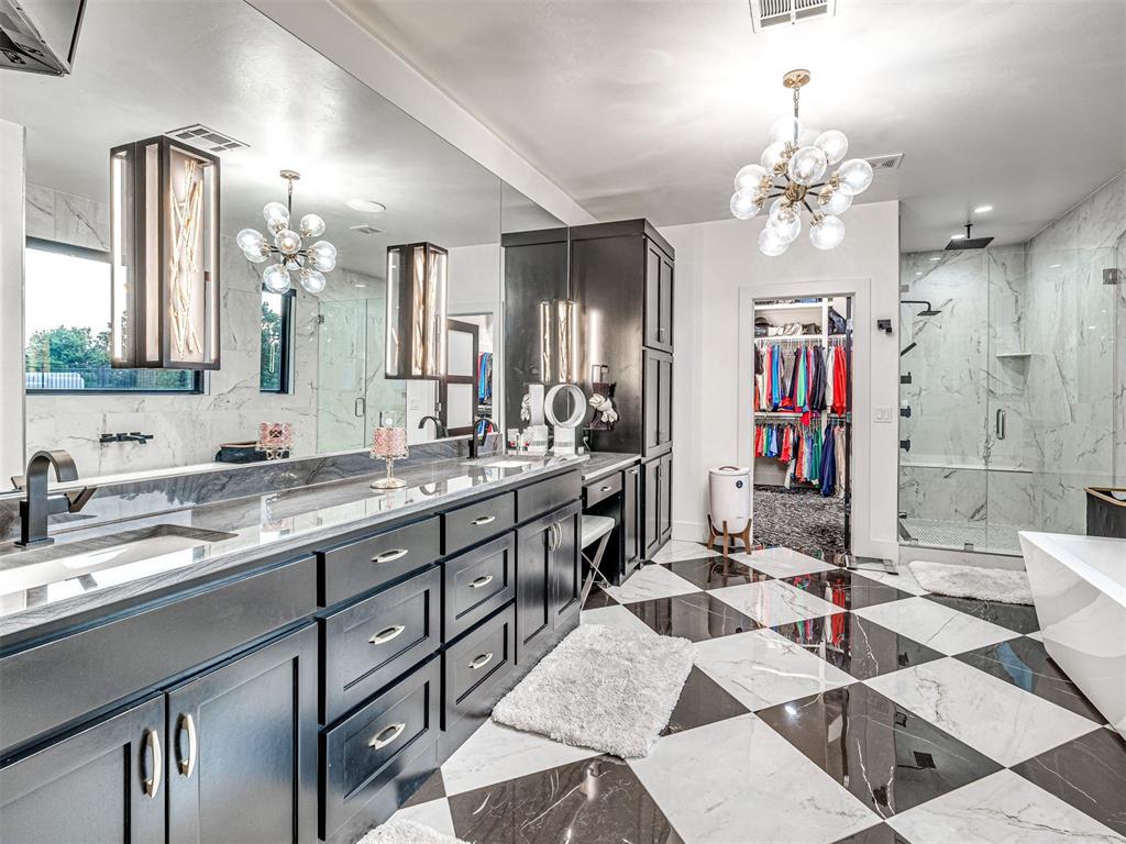 2824 Guilford Lane
