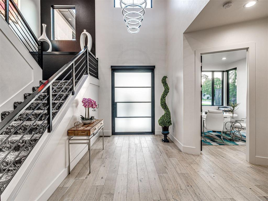 2824 Guilford Lane