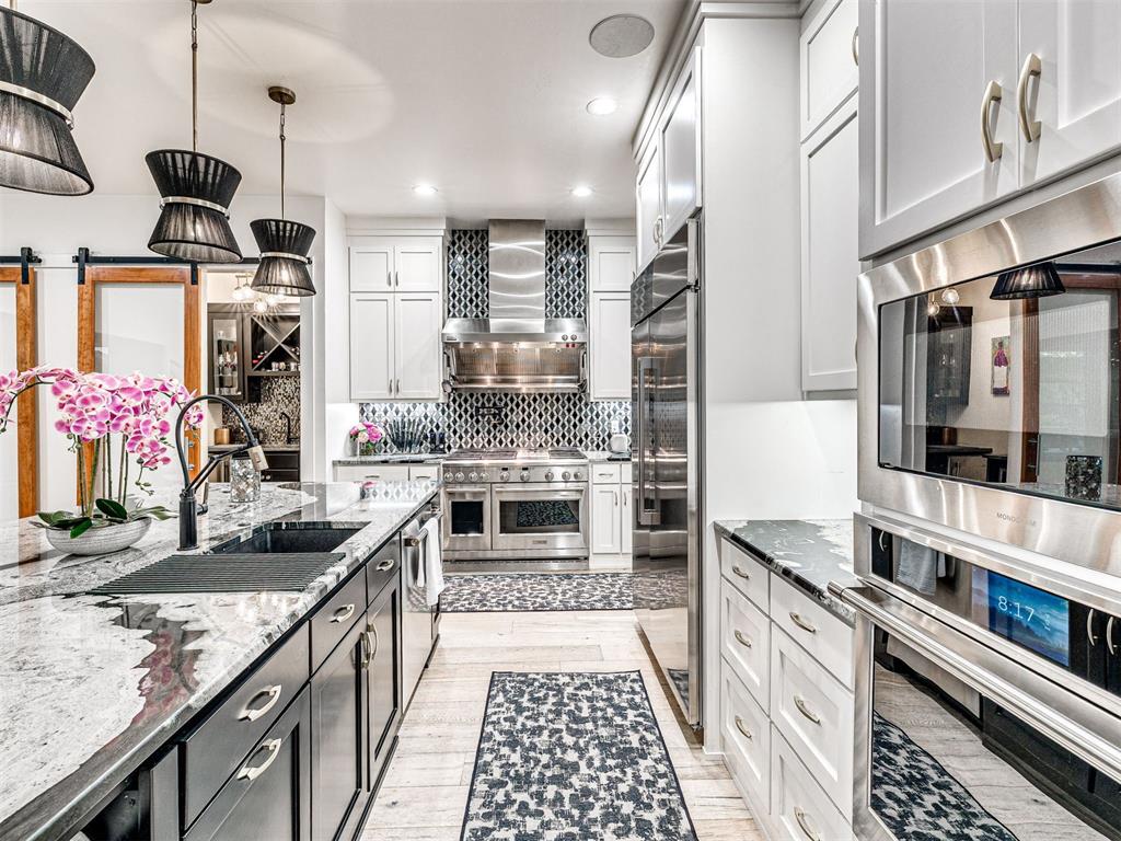 2824 Guilford Lane