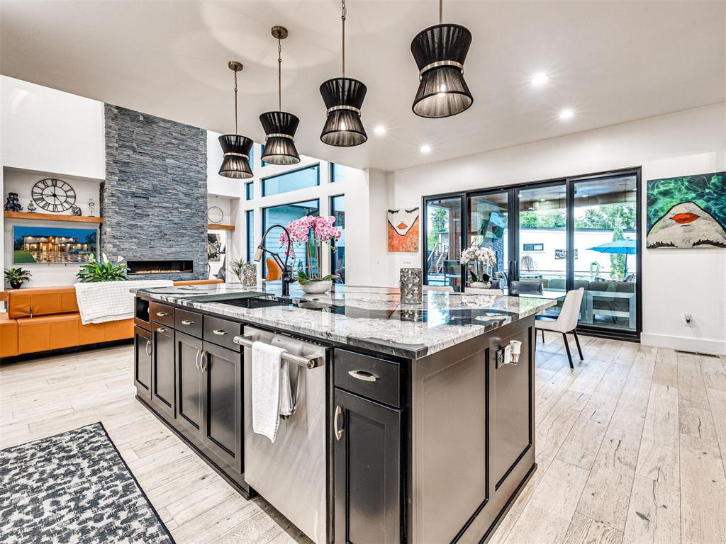 2824 Guilford Lane