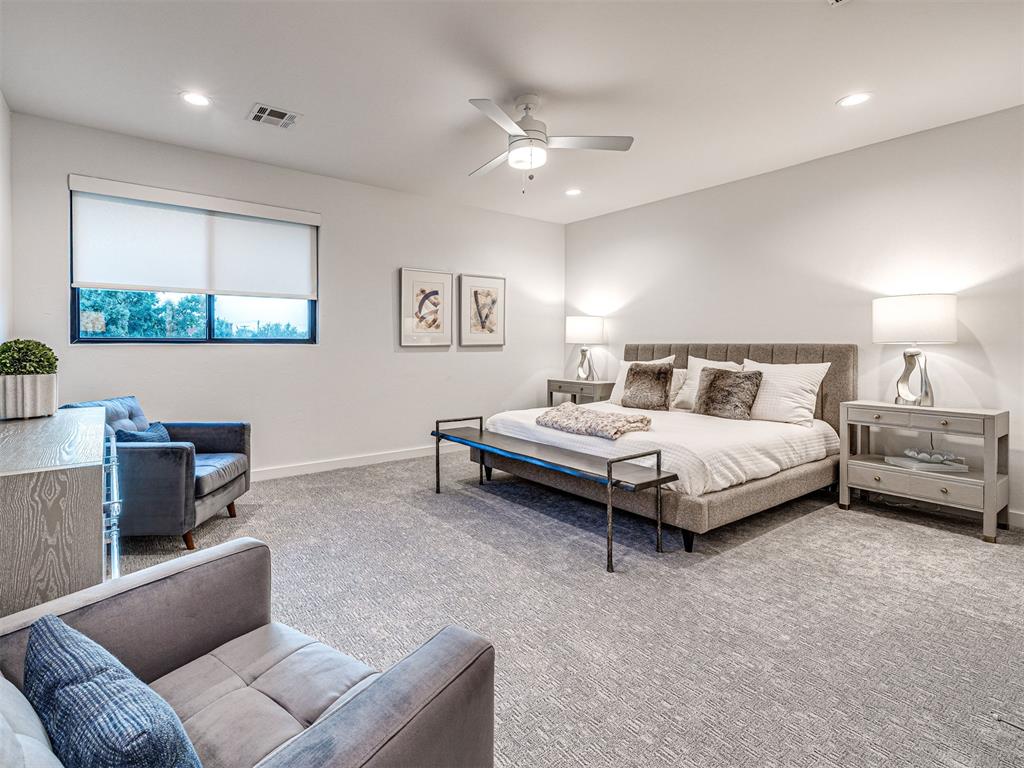 2760 W Country Club Drive