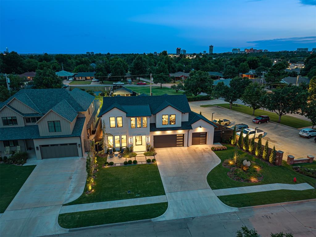 2760 W Country Club Drive