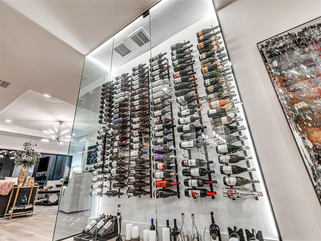 2760 W Country Club Drive