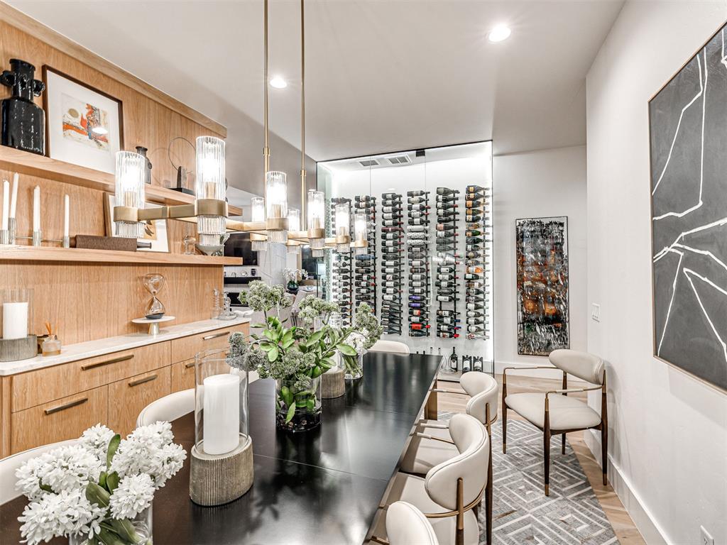 2760 W Country Club Drive