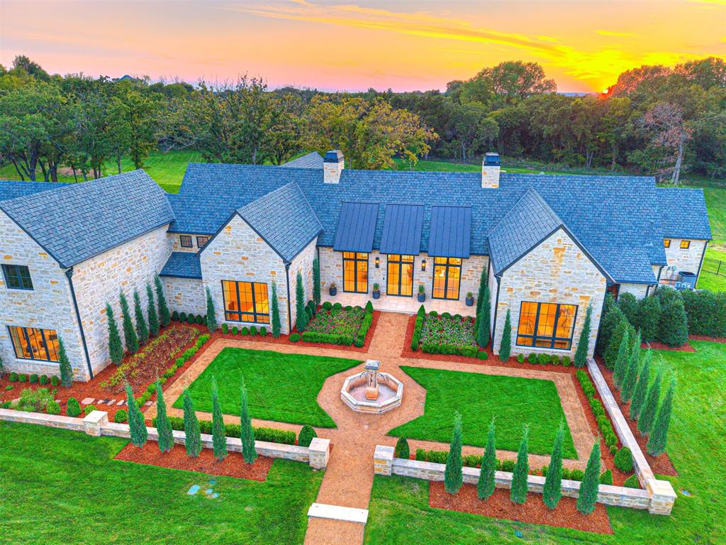 2909 Spring Crest Circle