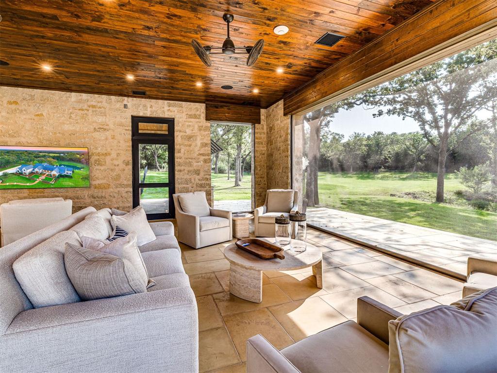 2909 Spring Crest Circle