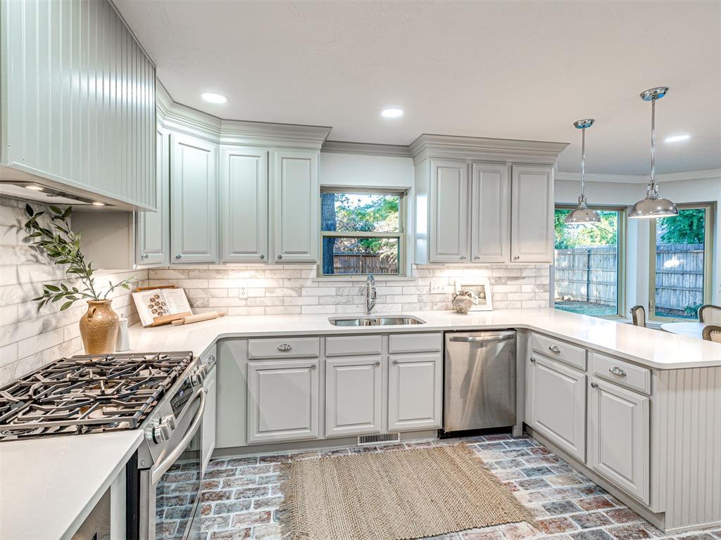 3305 W Rock Creek Road