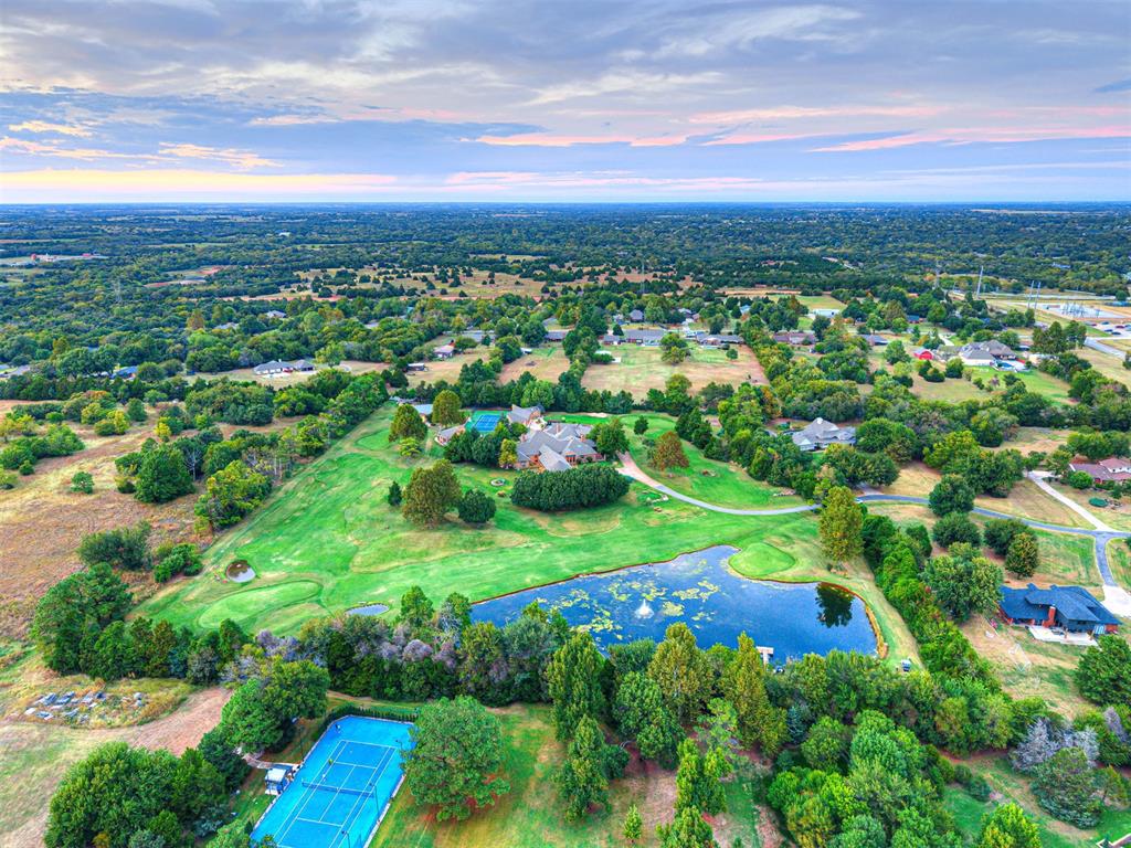 2605 Oakcrest Drive
