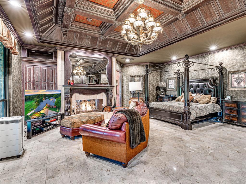 2605 Oakcrest Drive