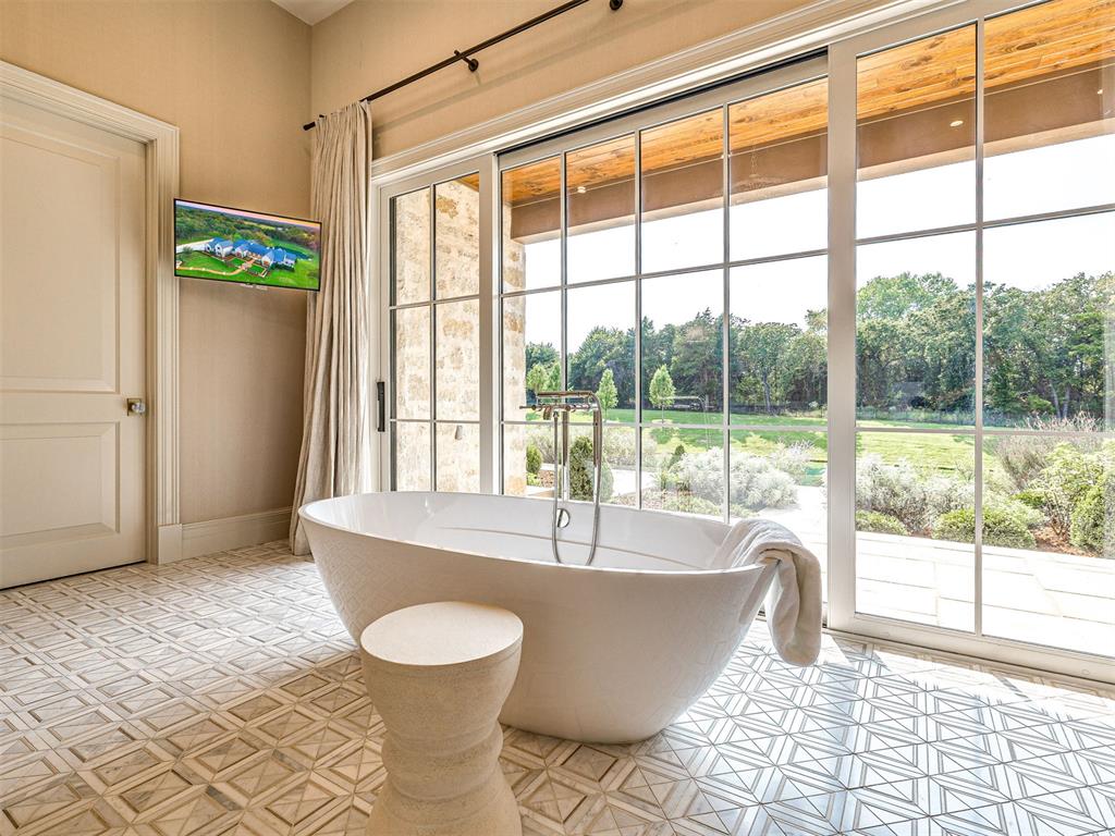 2909 Spring Crest Circle