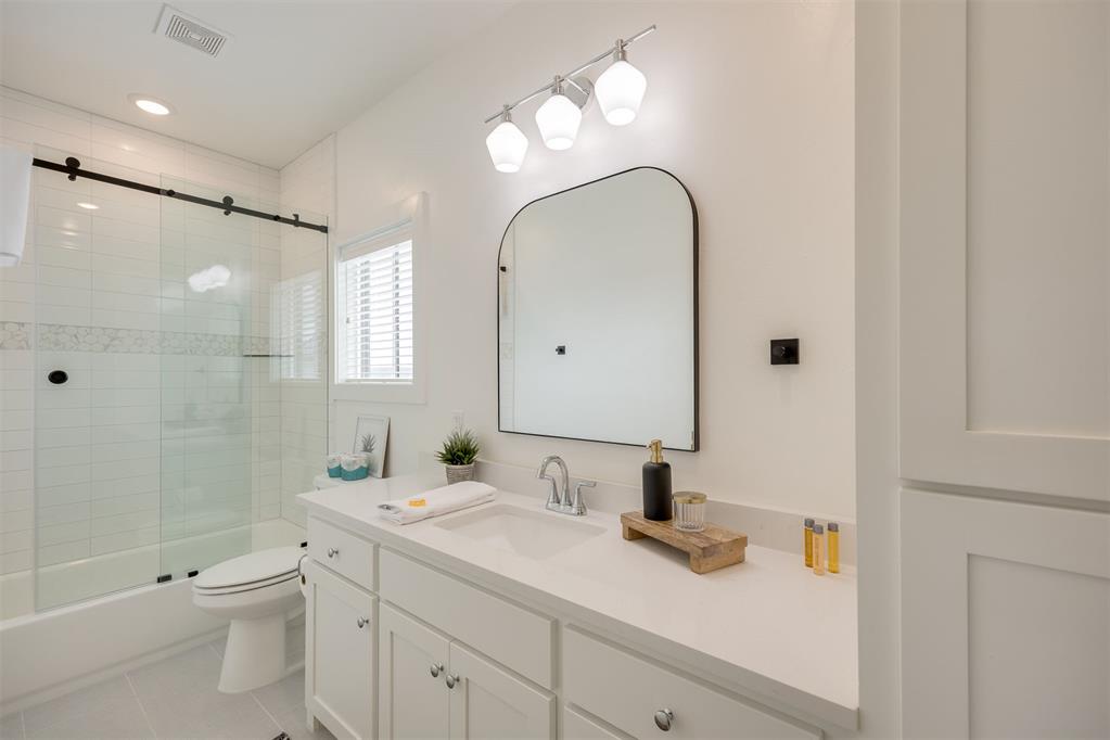 44 Ramble Along Road