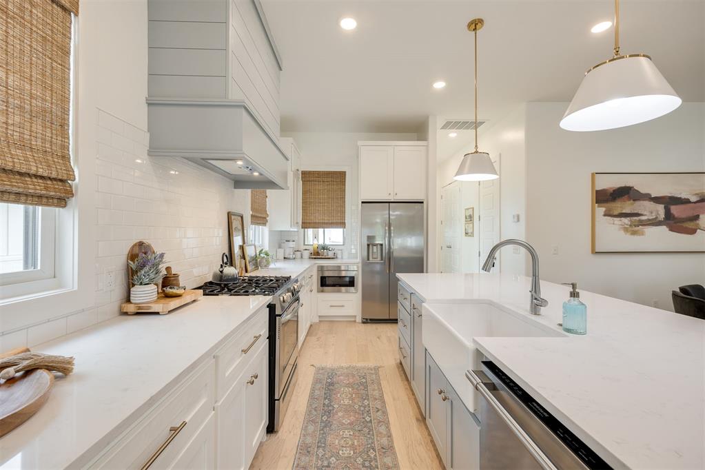 44 Ramble Along Road