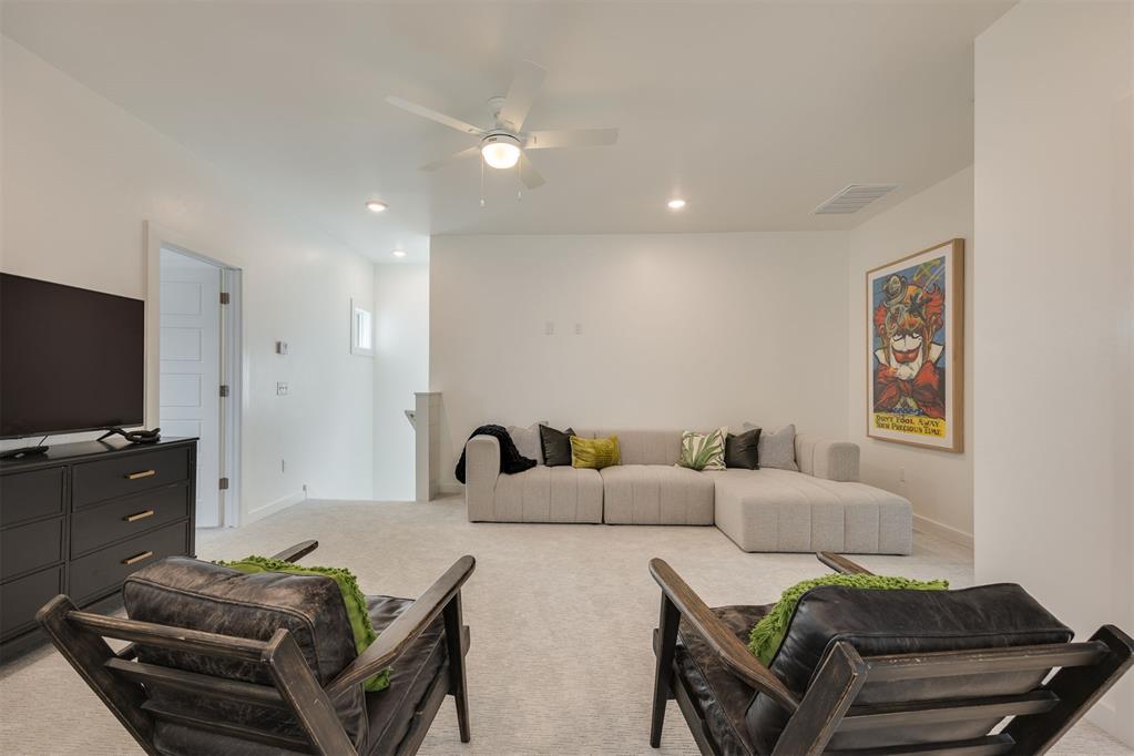 44 Ramble Along Road