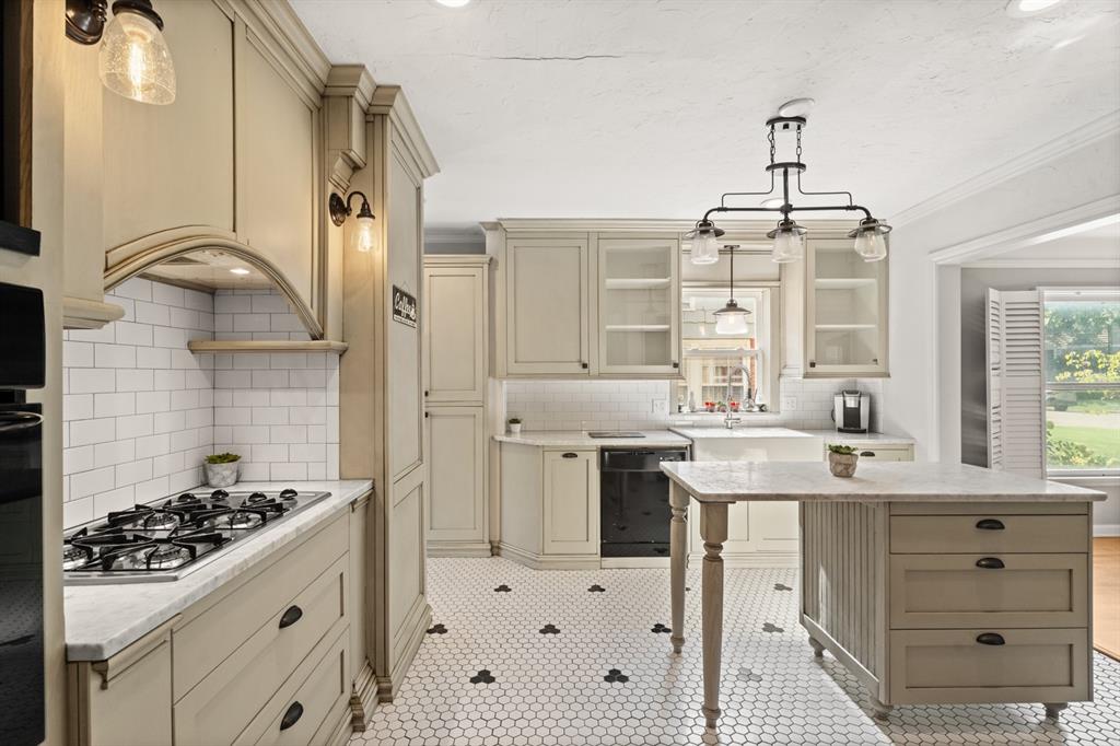 532 NW 40th Street