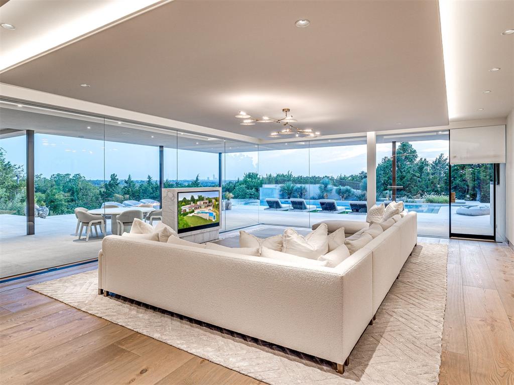 7401 Aurelia Road