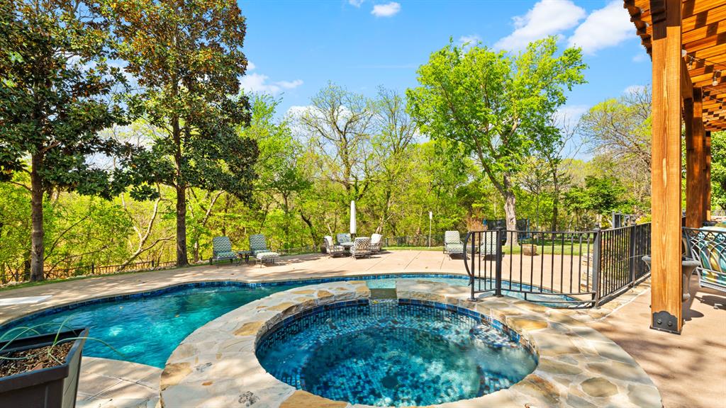 1645 Saratoga Way