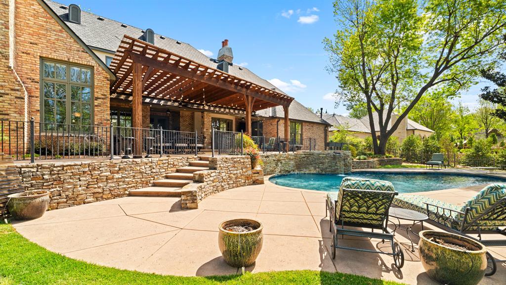 1645 Saratoga Way