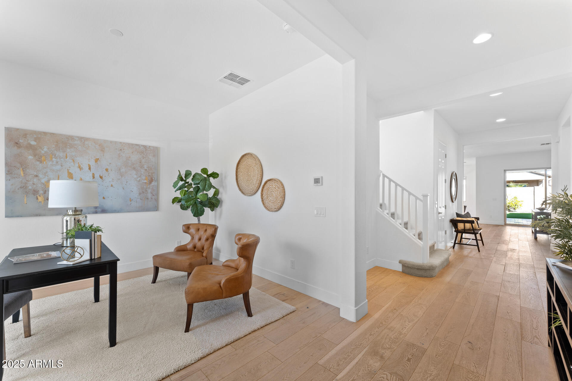 10136 W ROBIN Lane