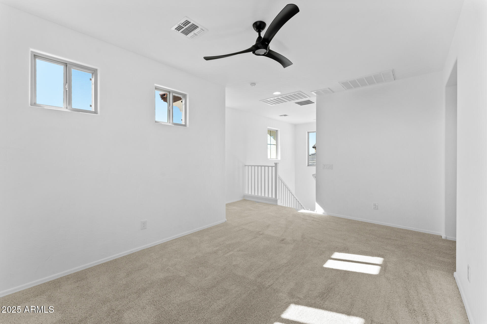 10136 W ROBIN Lane