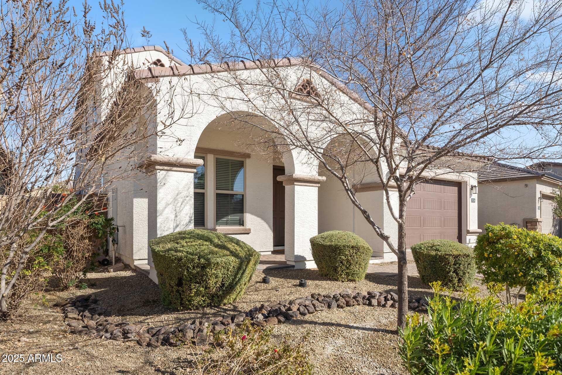 10136 W ROBIN Lane