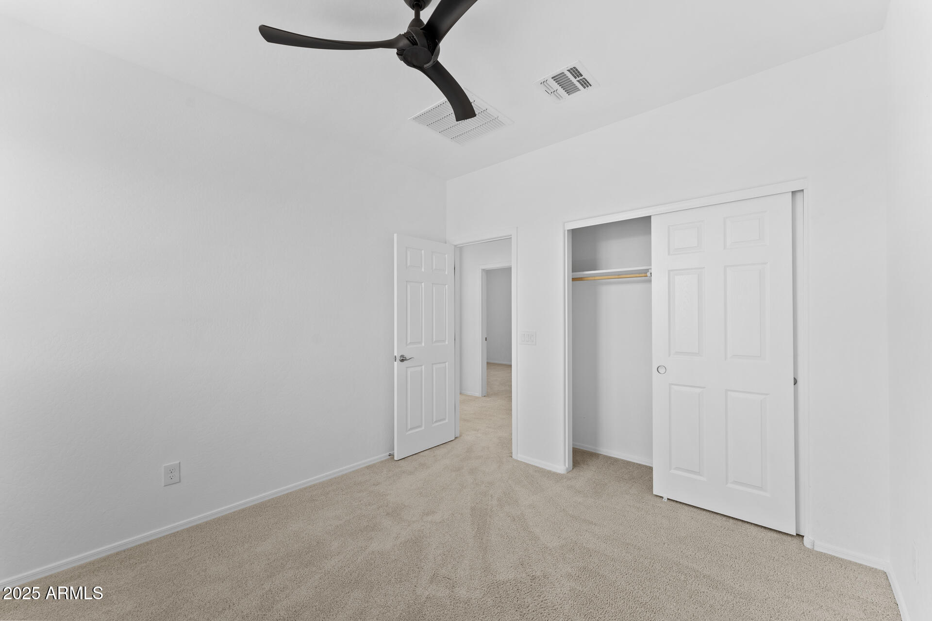 10136 W ROBIN Lane