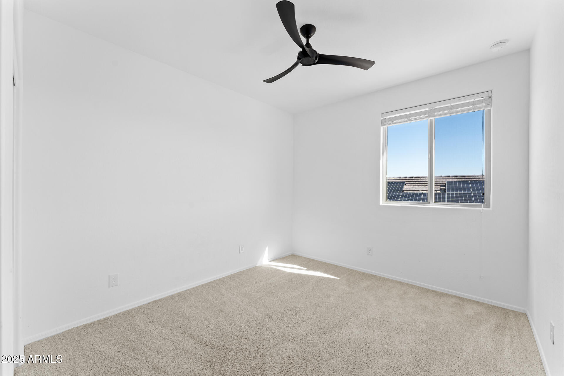 10136 W ROBIN Lane
