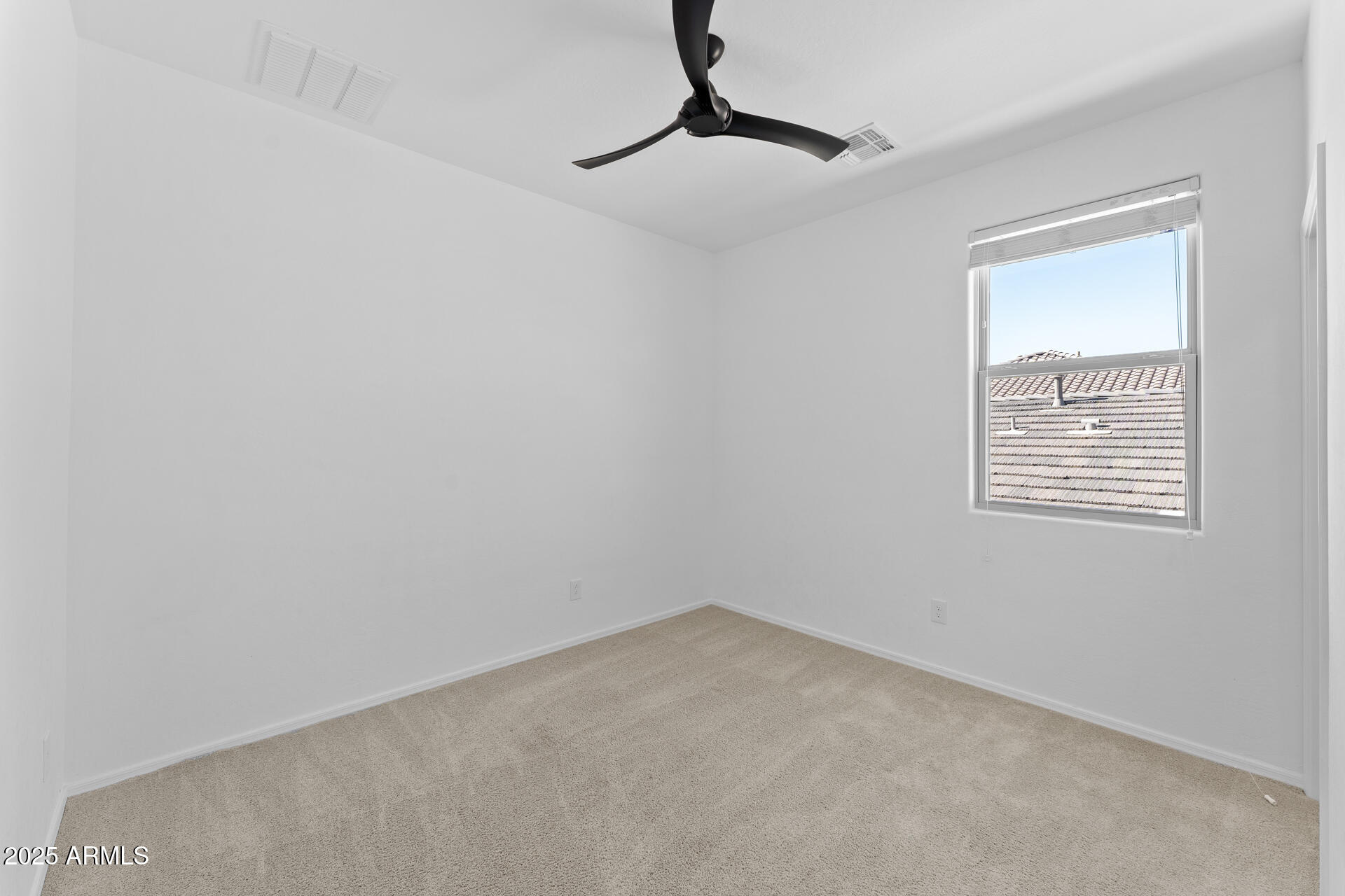 10136 W ROBIN Lane
