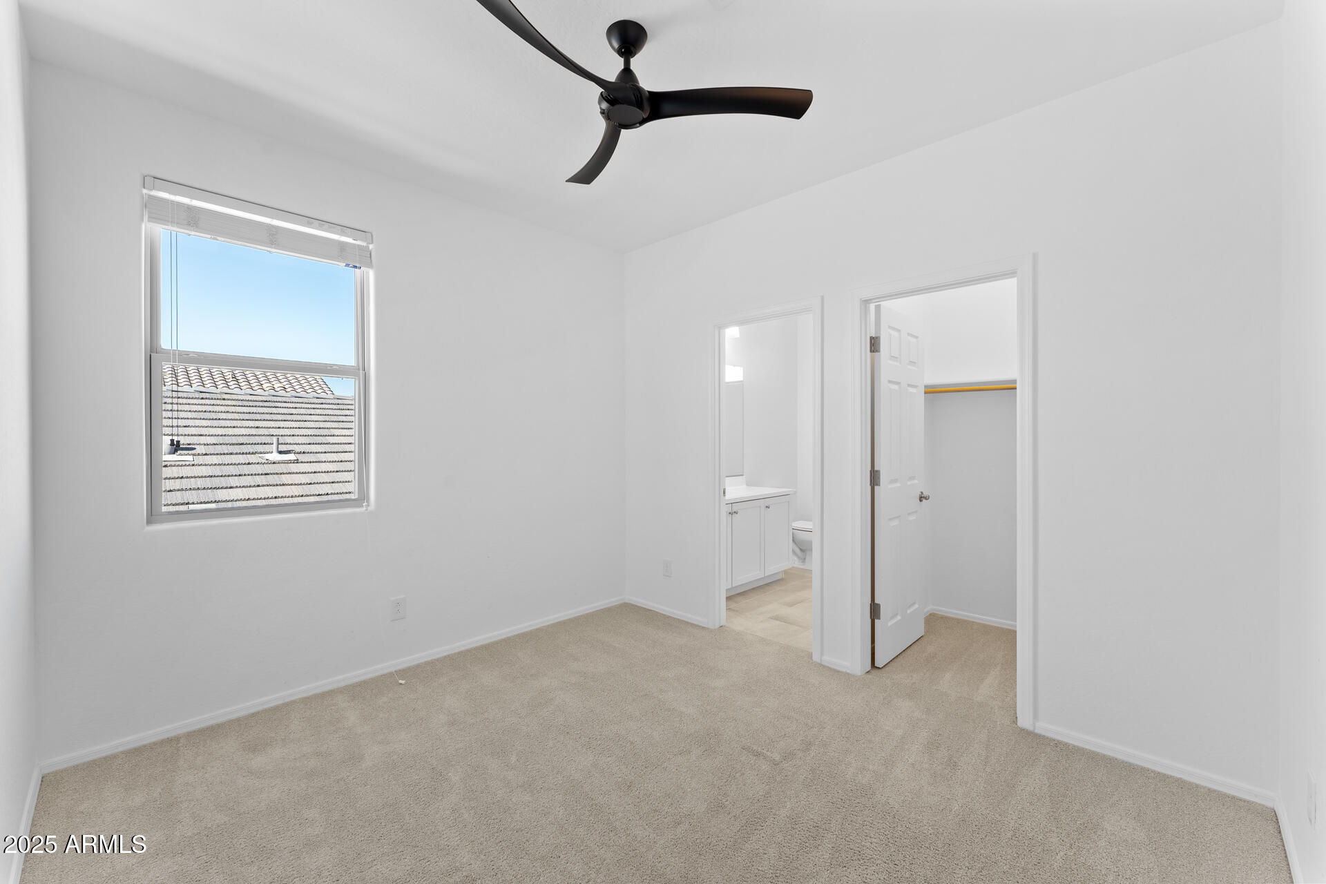 10136 W ROBIN Lane