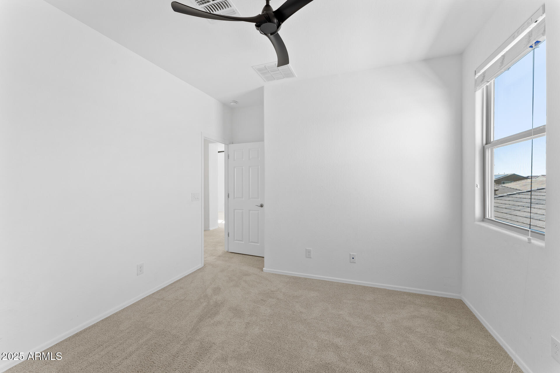 10136 W ROBIN Lane