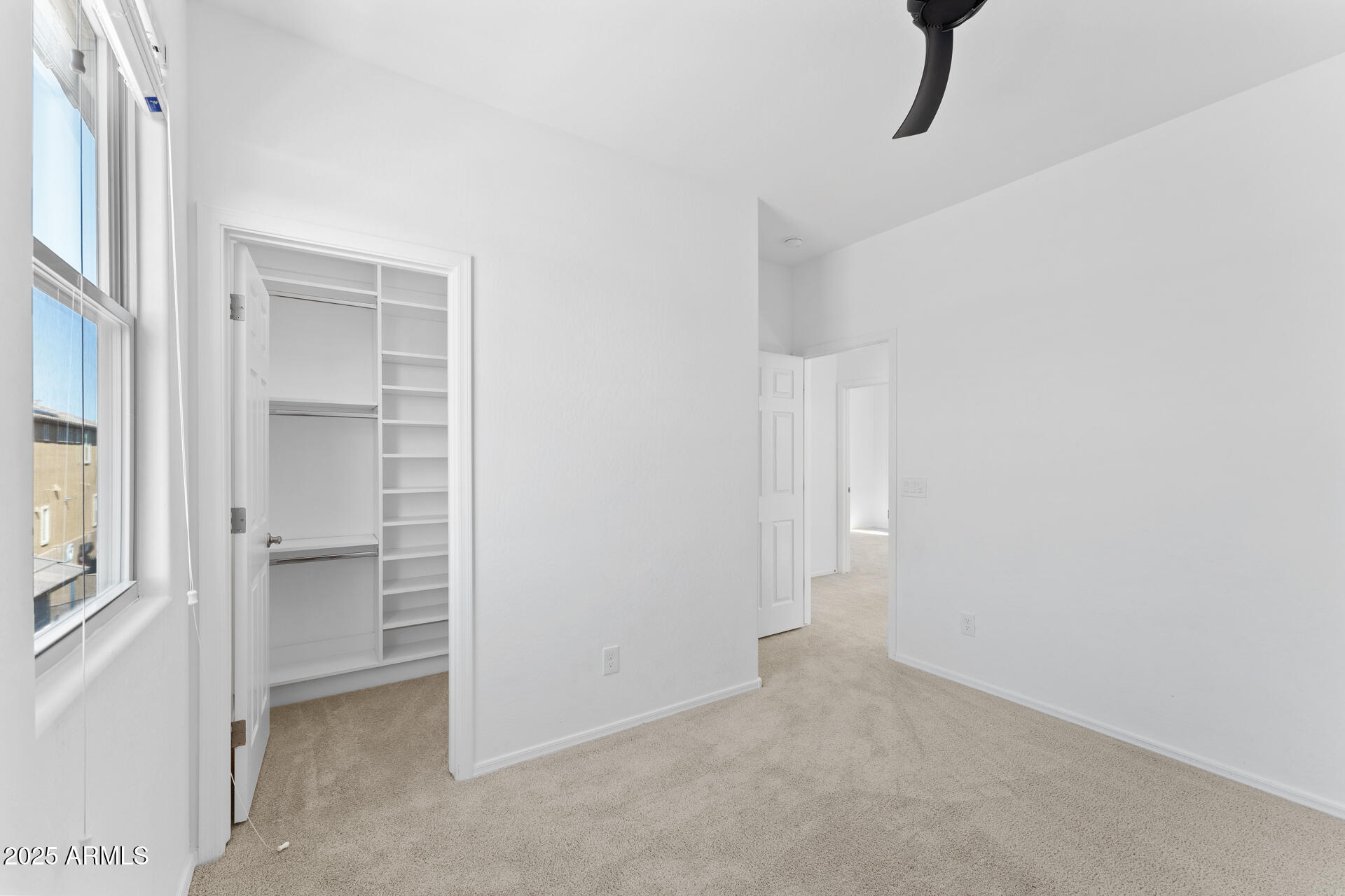 10136 W ROBIN Lane