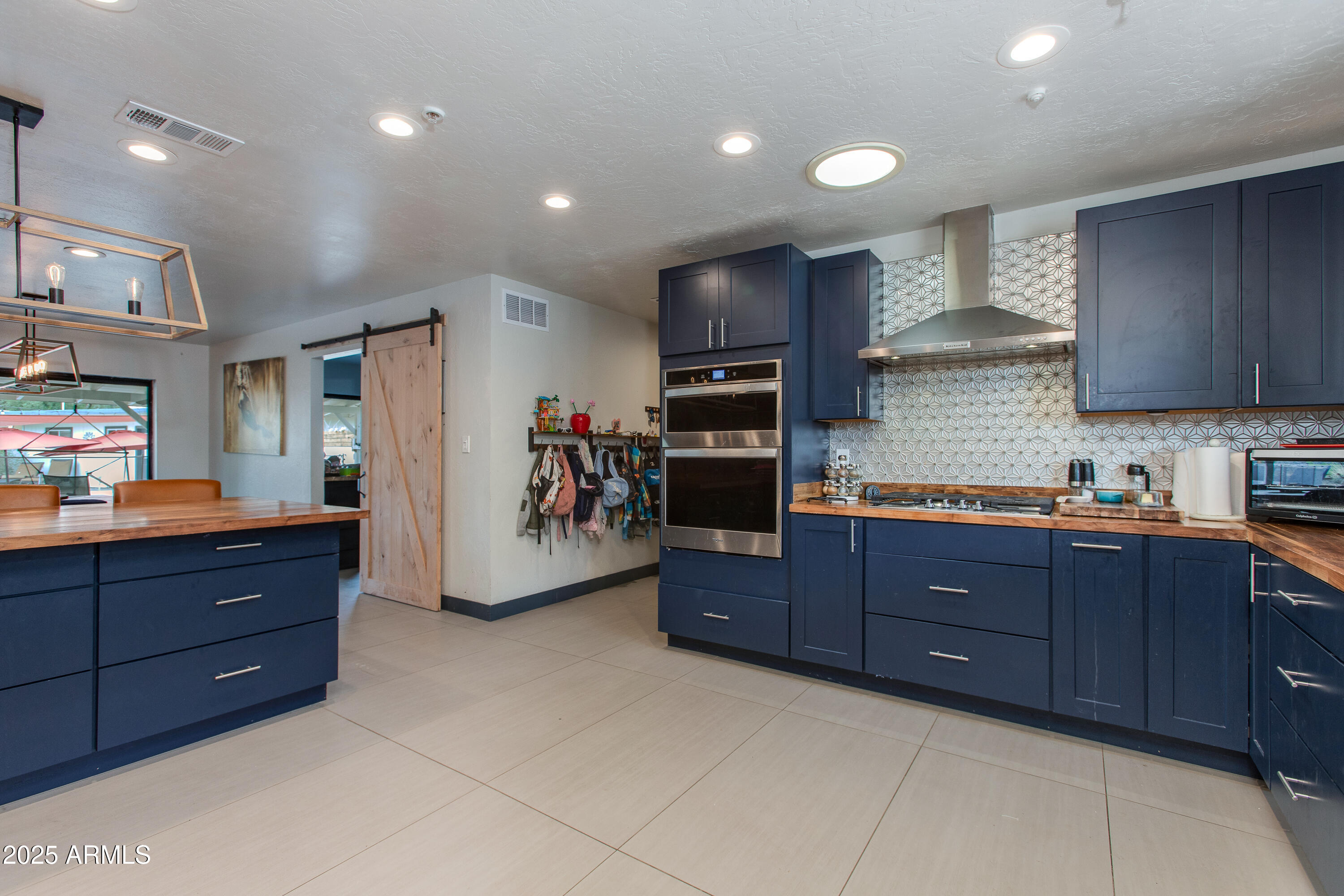 7102 E KALIL Drive