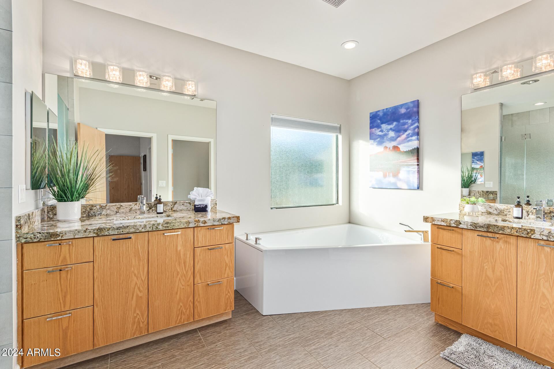 7701 E DAVENPORT Drive