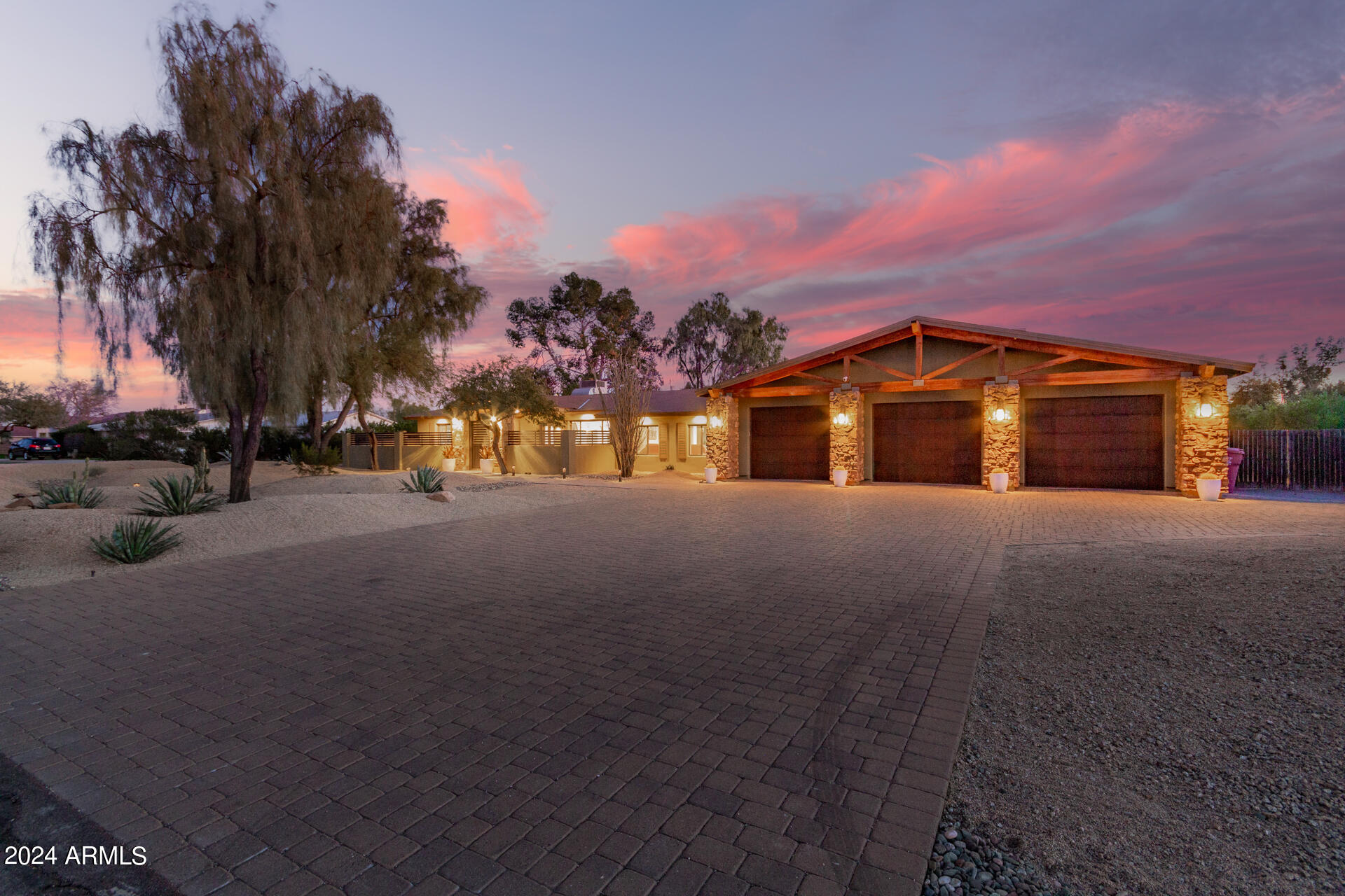 7701 E DAVENPORT Drive