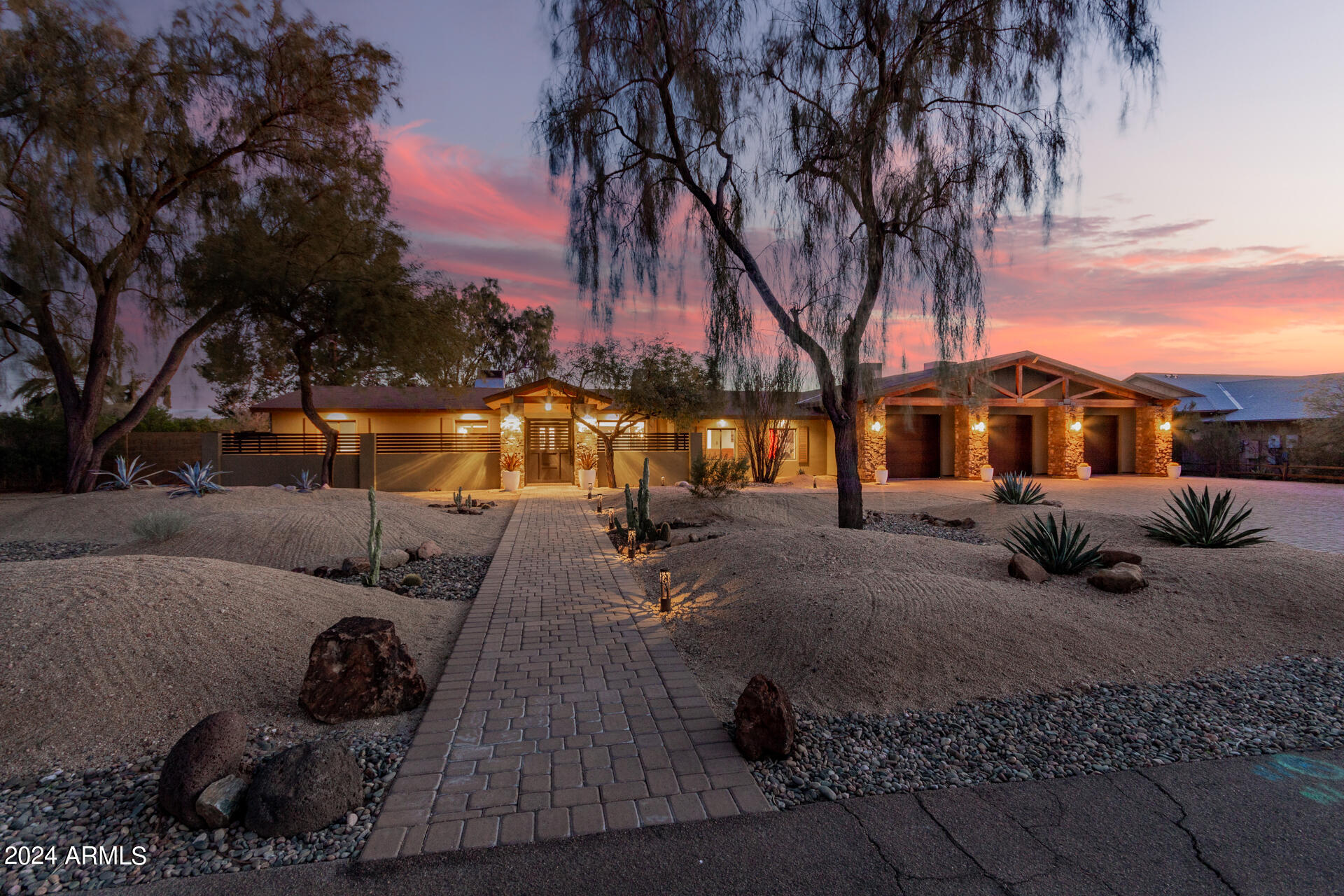 7701 E DAVENPORT Drive