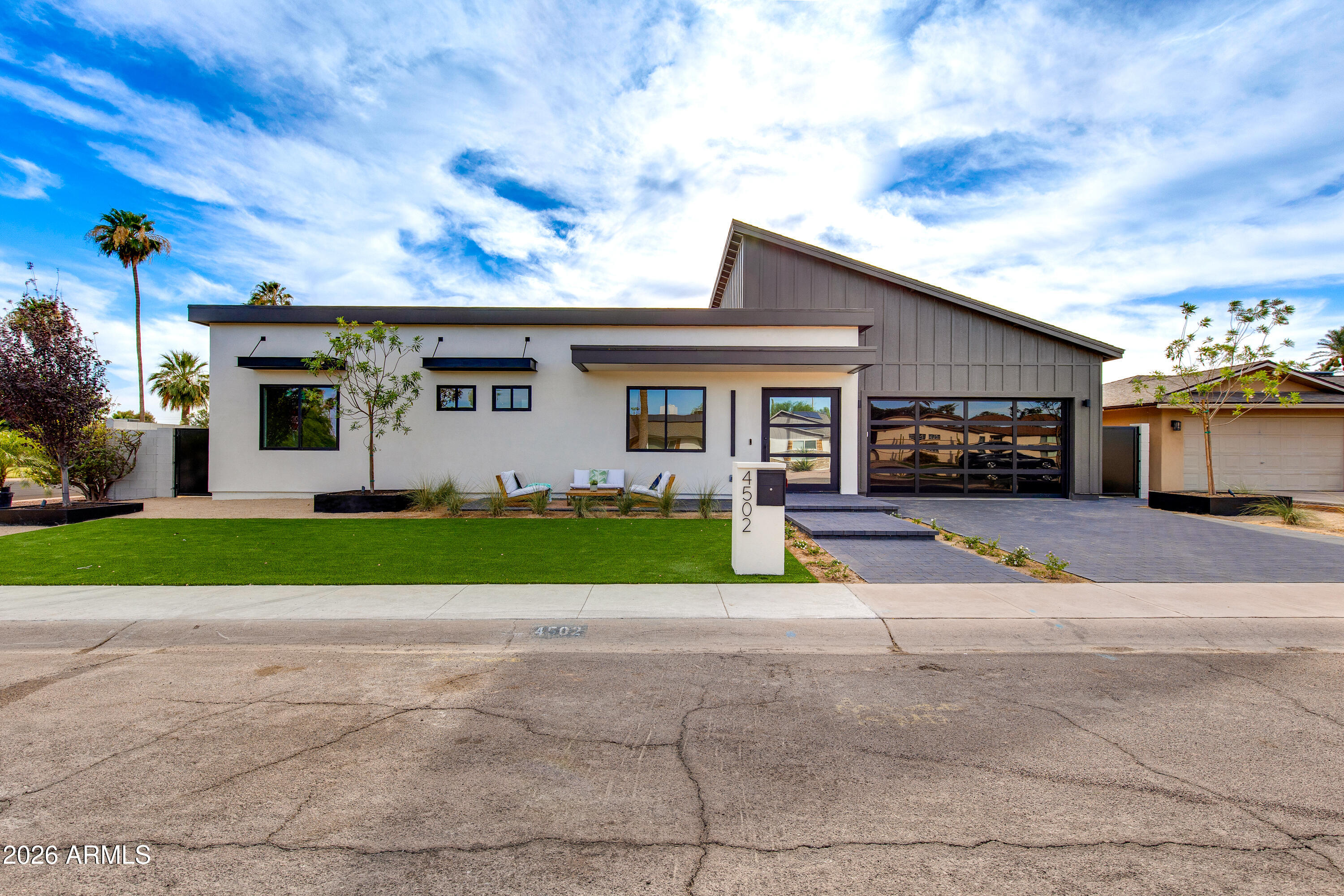 4502 N 86TH Place