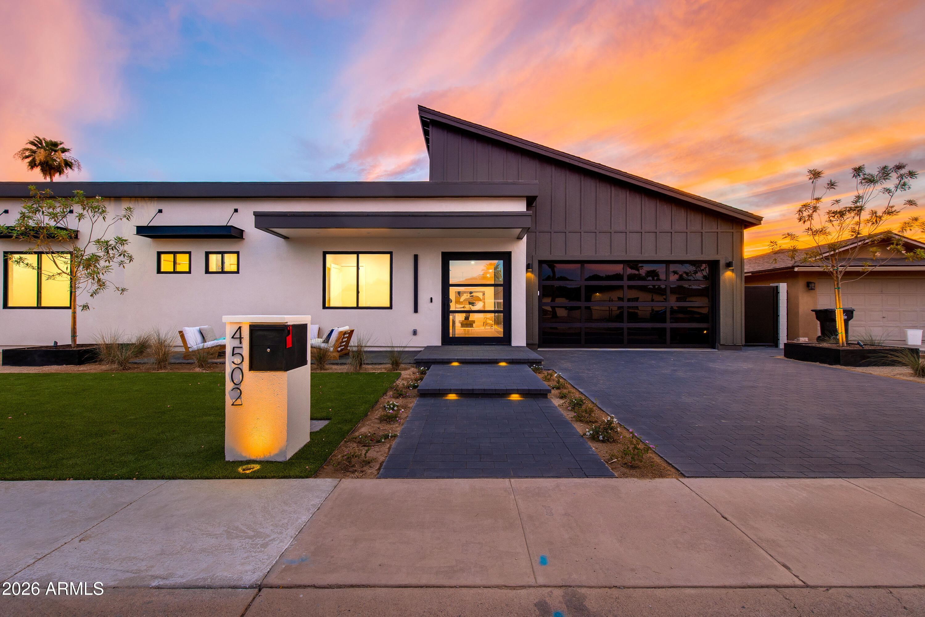 4502 N 86TH Place