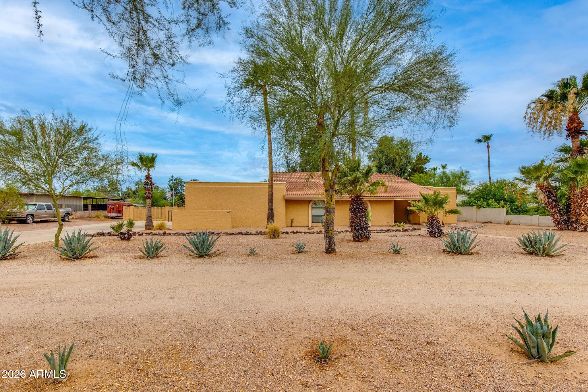 8117 E GRAY Road