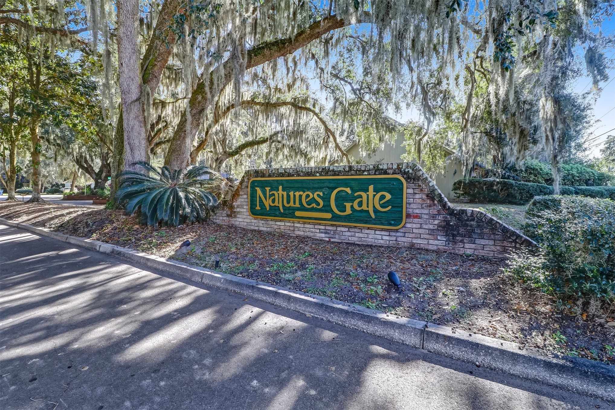 2137 N NATURE'S GATE COURT