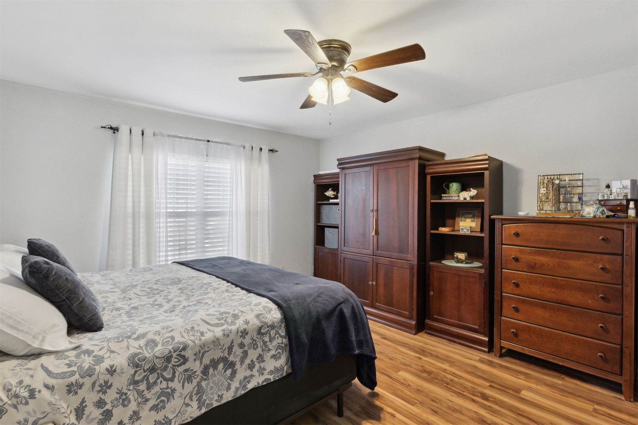 2137 N NATURE'S GATE COURT