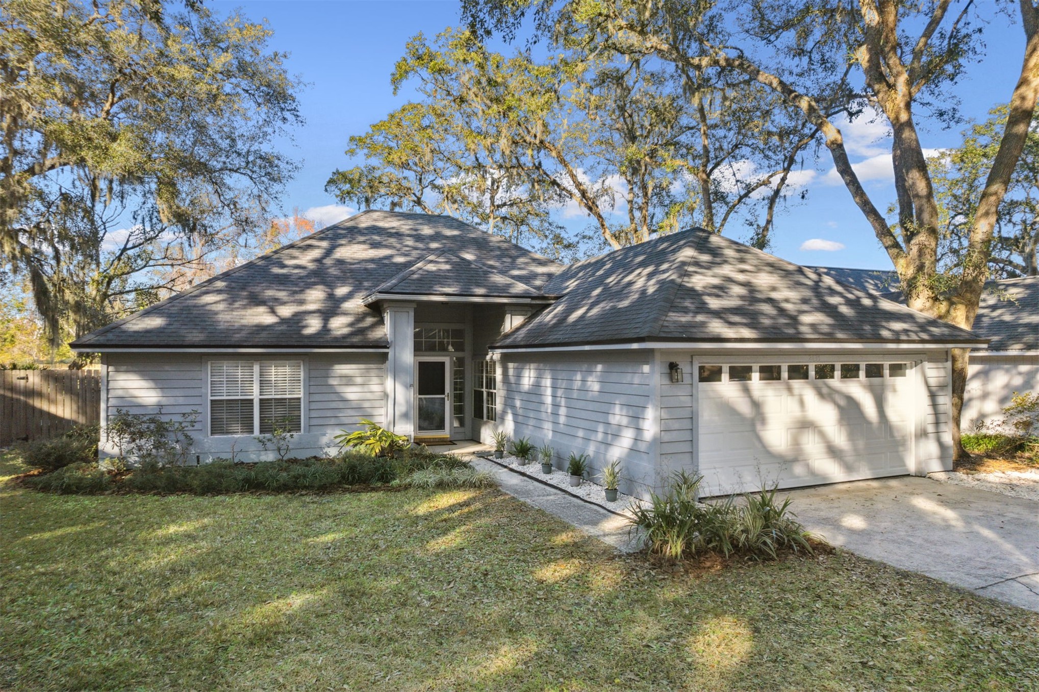 2137 N NATURE'S GATE COURT