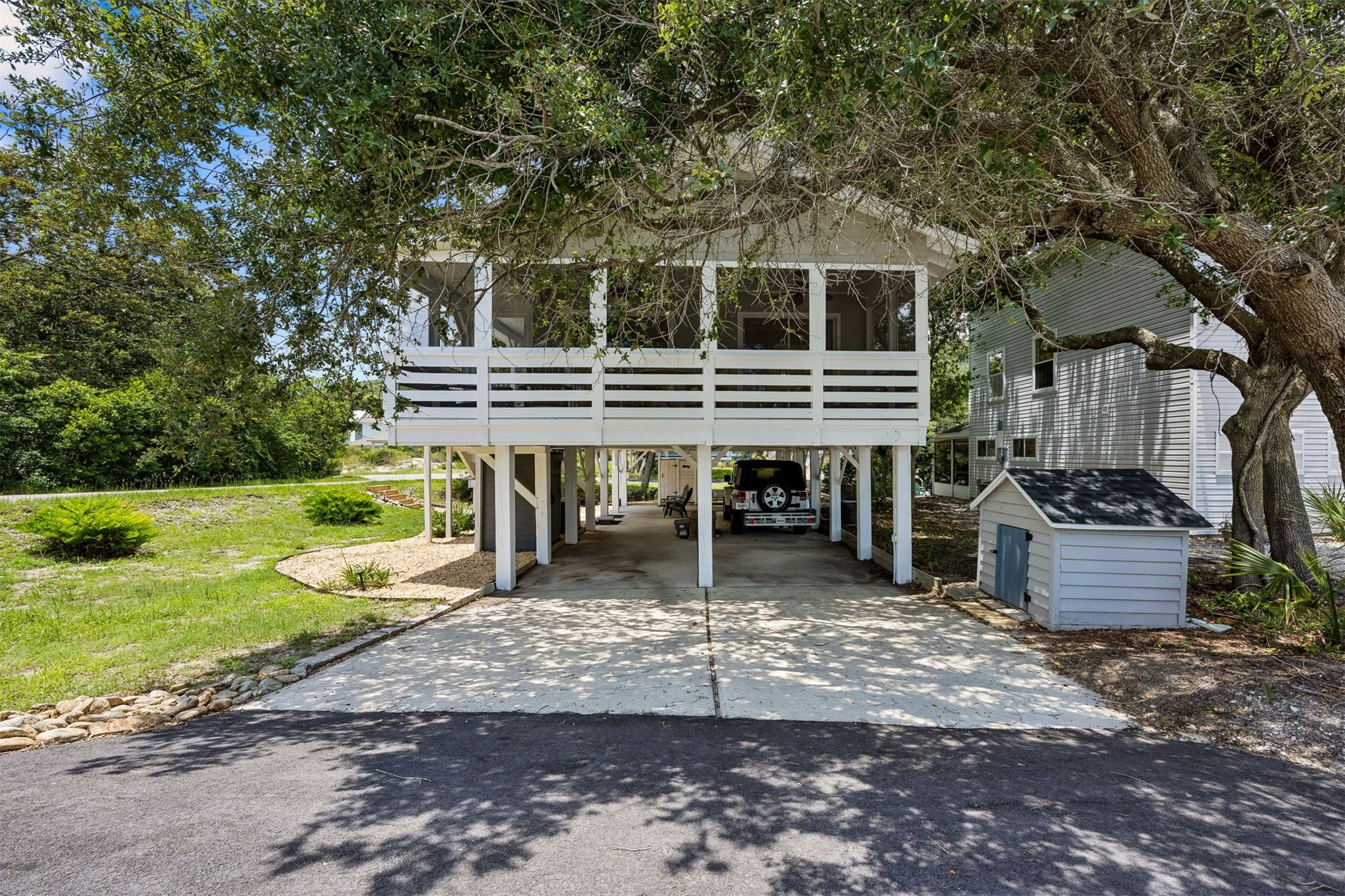 1821 JULIA STREET
