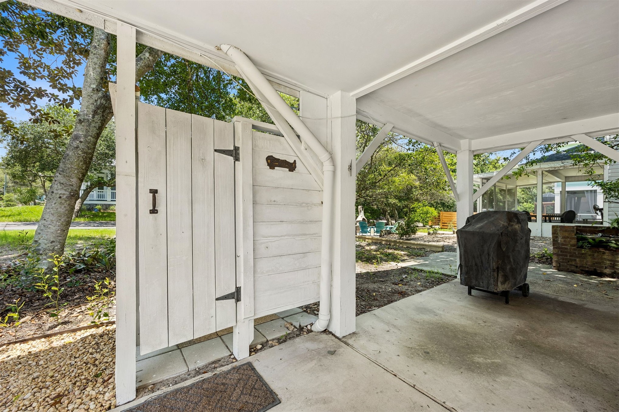 1821 JULIA STREET