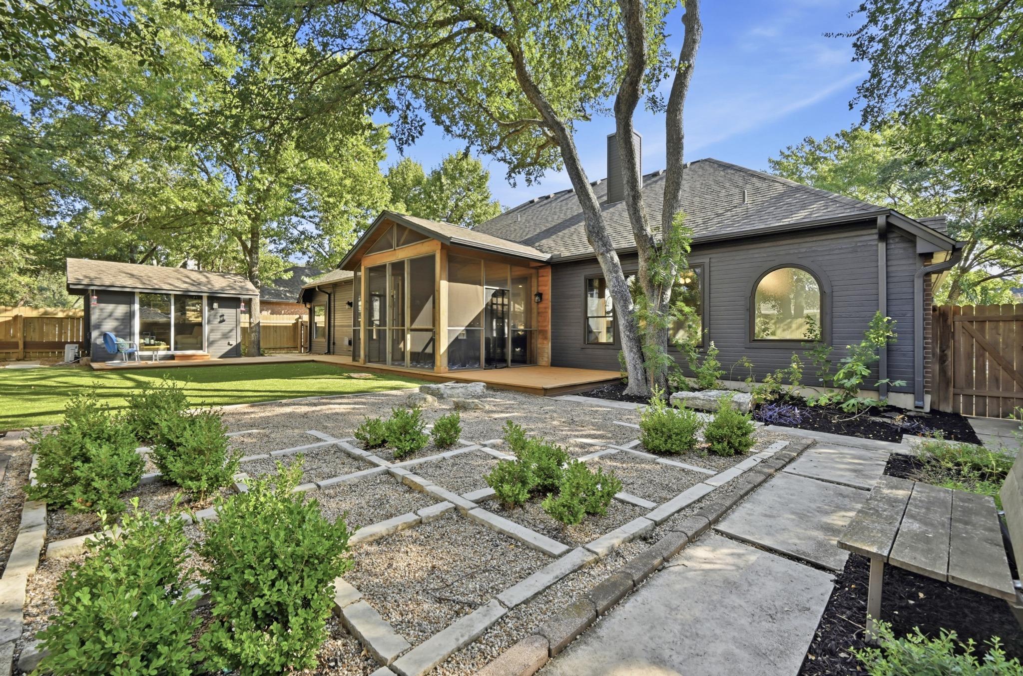 7912 Jester BLVD