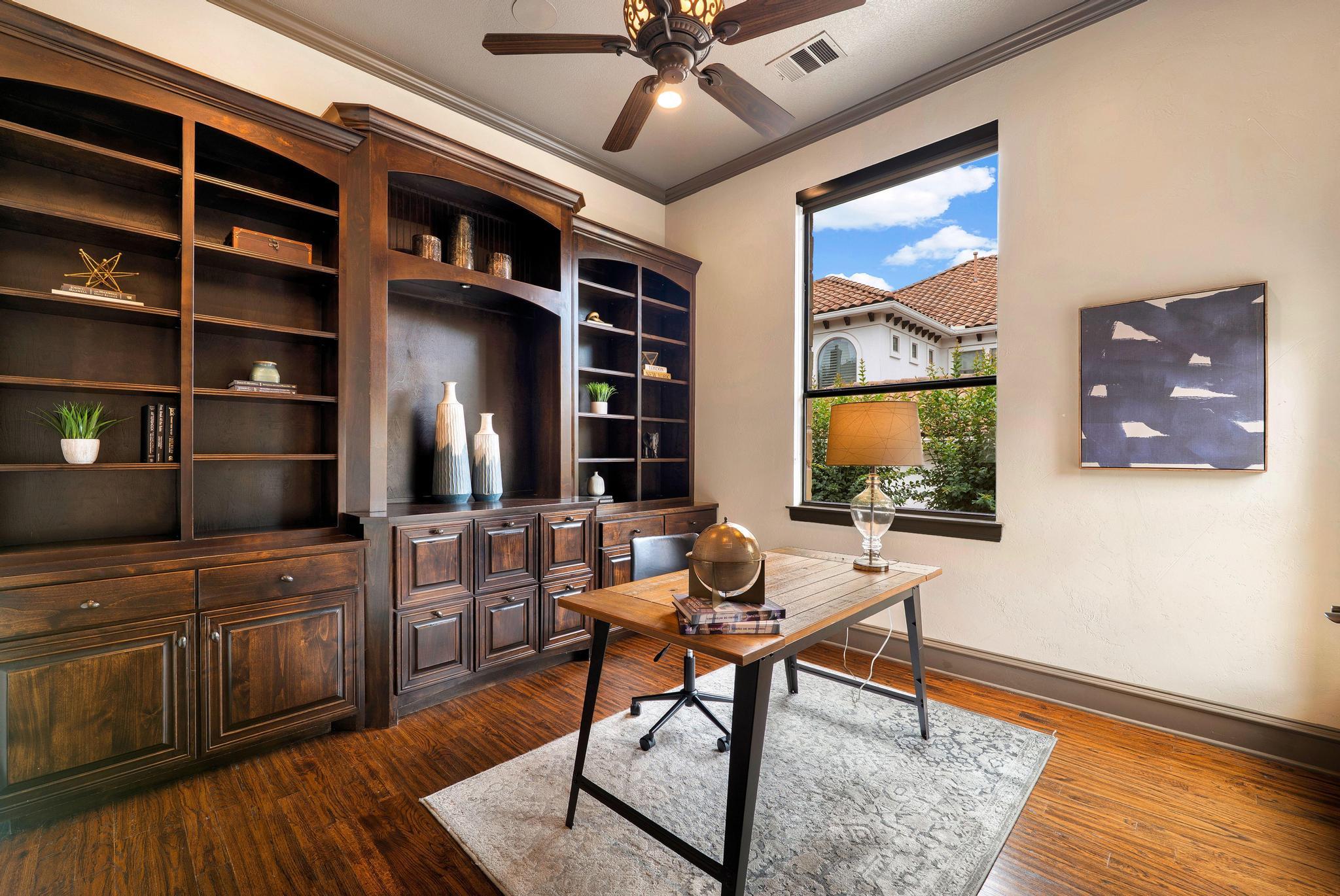 2104 University Club DR