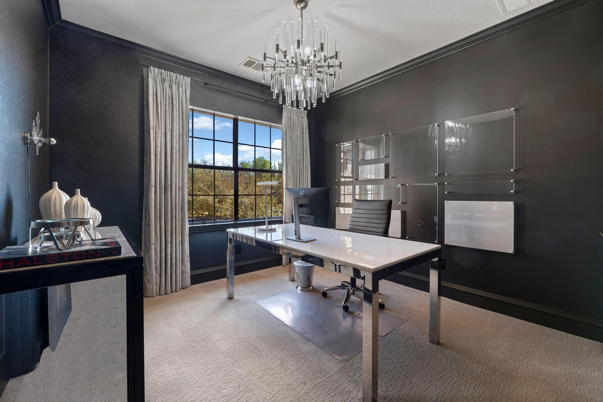 2104 University Club DR