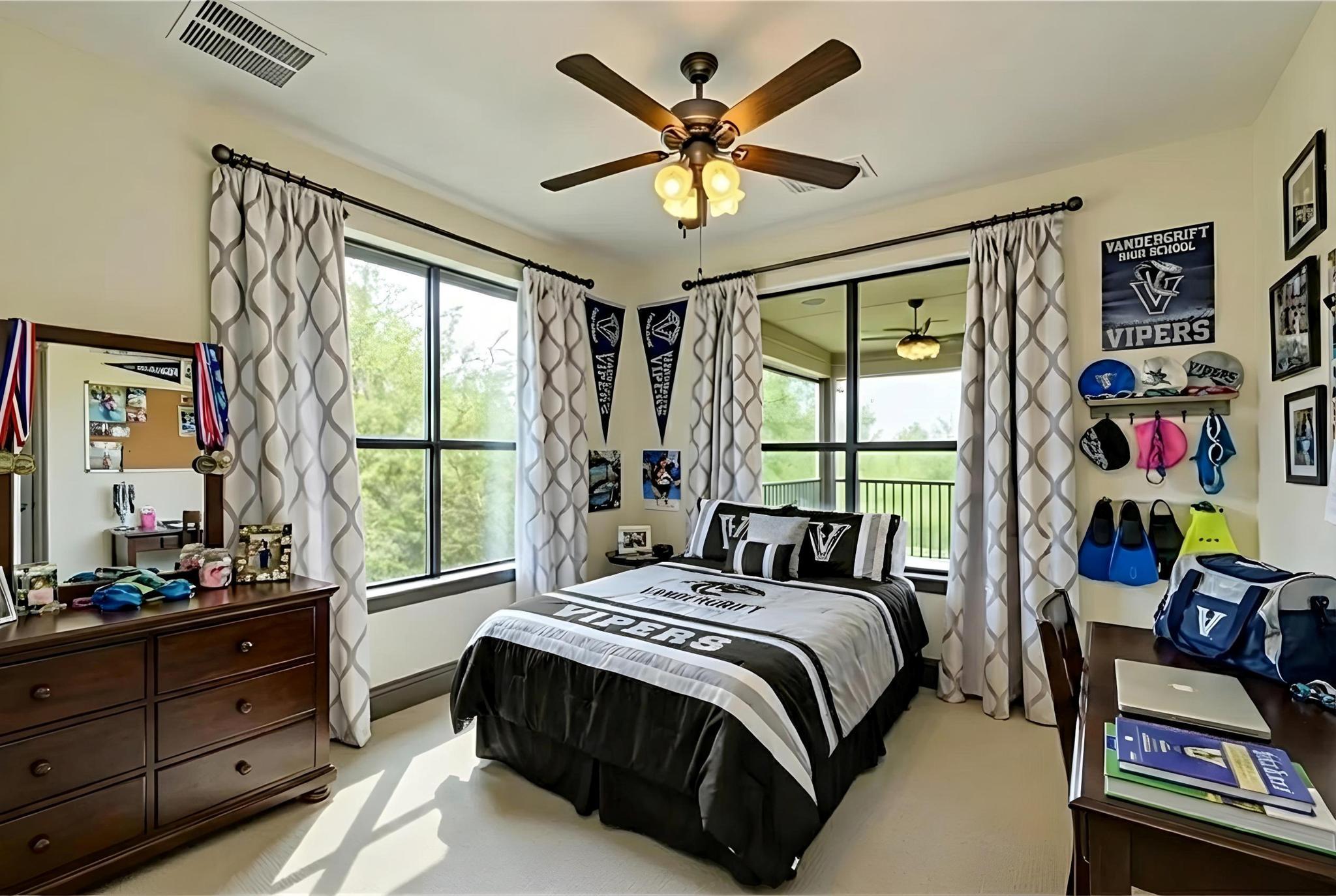 2104 University Club DR